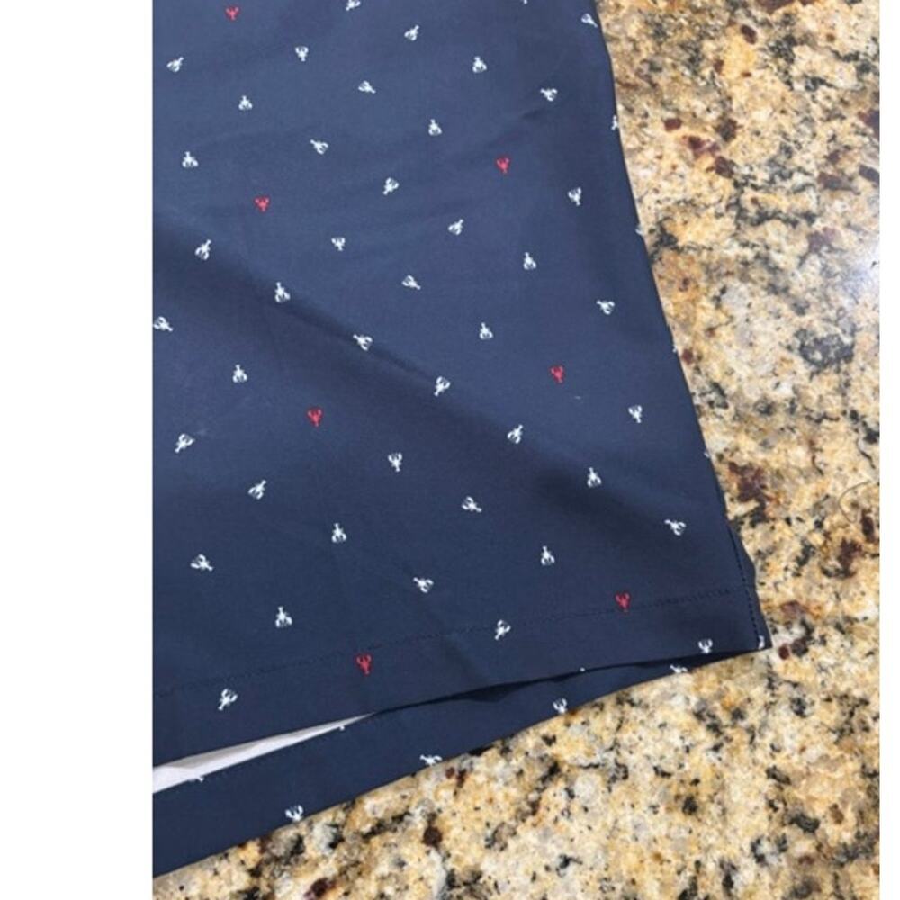 Greg Norman Golf Shorts Size 44 Lobster Print Novelty Performance - Picture 2 of 8